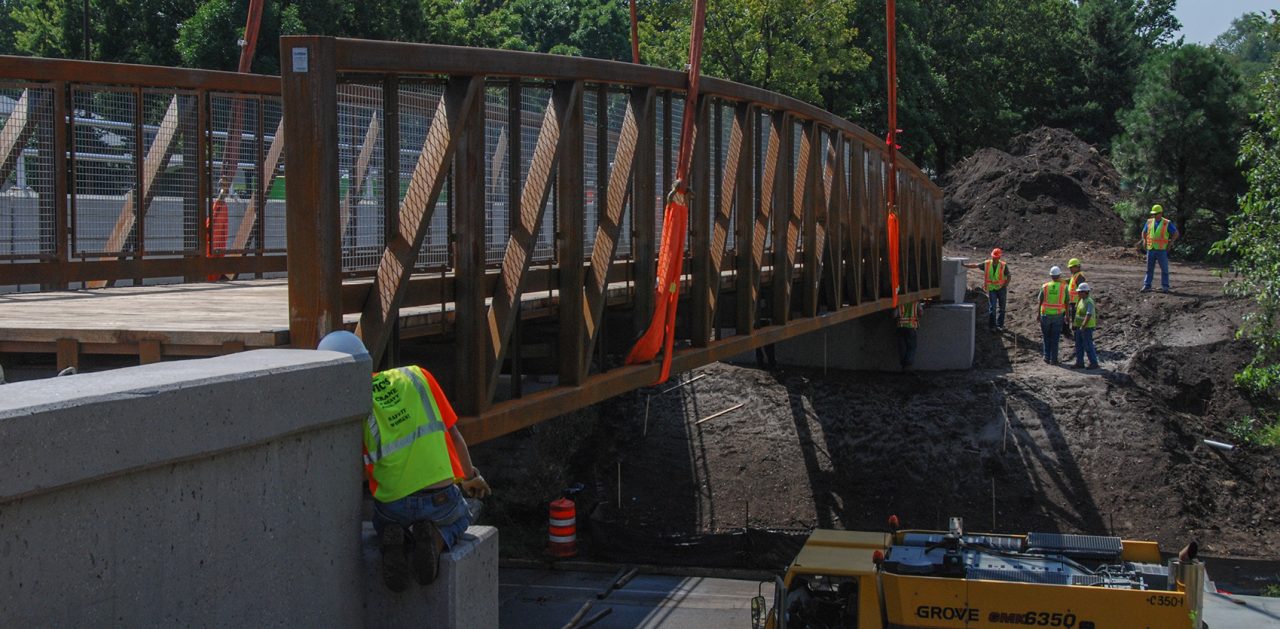 Lexington Pedestrian Bridge LS Black Constructors